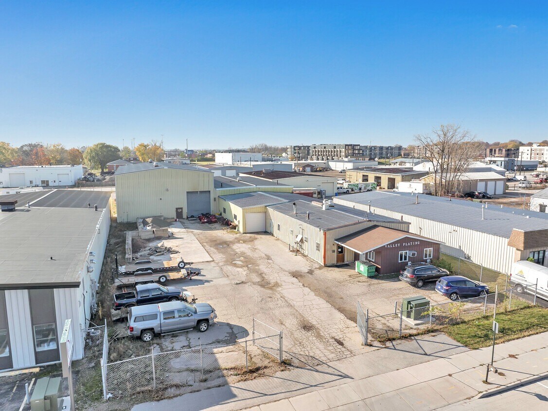 729 Mike McCarthy Way, Green Bay, WI for sale Primary Photo- Image 1 of 4