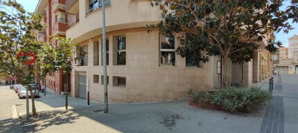 Retail in Manresa, Barcelona to rent Interior Photo- Image 2 of 20