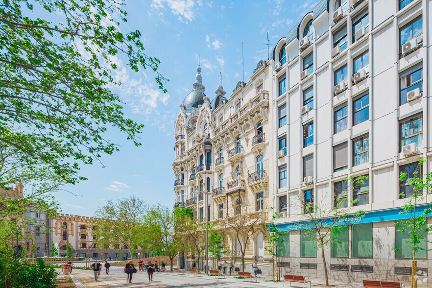 Calle Ferraz, 2, Madrid, Madrid to rent - Building Photo - Image 2 of 5