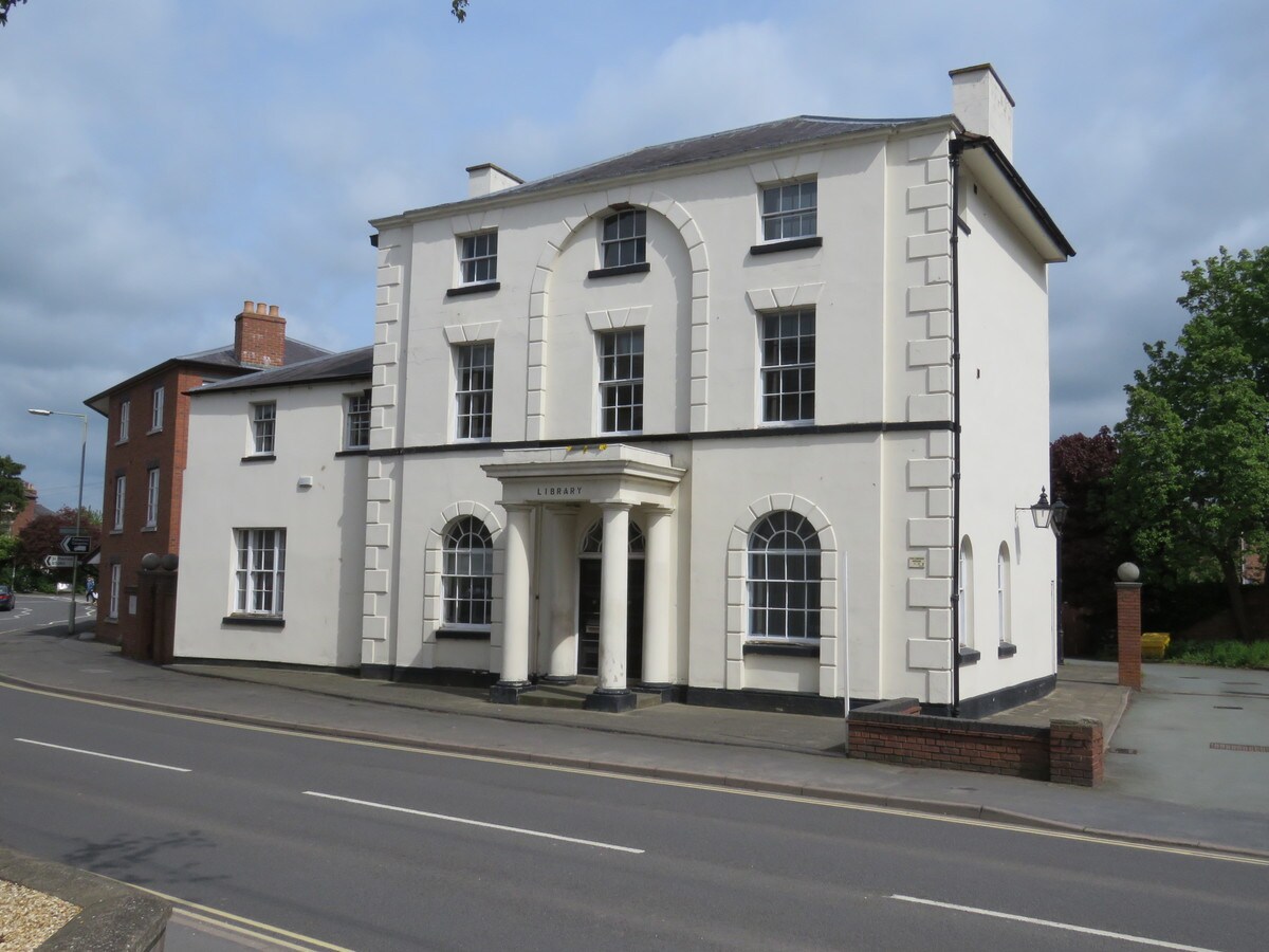 Victoria St, Ellesmere, SY12 0AA UK