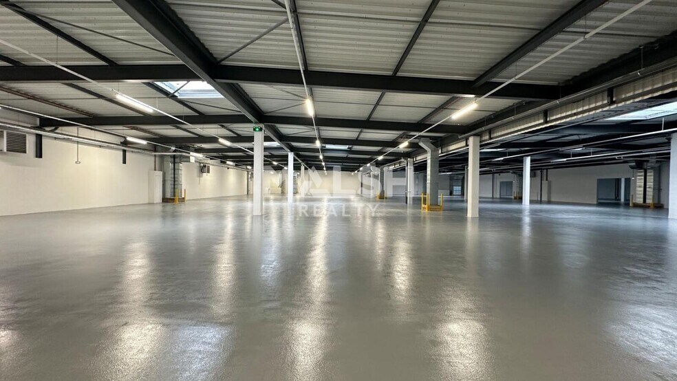 Industrial in Caluire-et-Cuire to rent - Interior Photo - Image 3 of 12