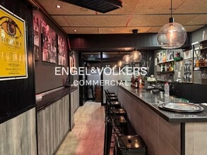 Retail in Barcelona, Barcelona to rent Interior Photo- Image 1 of 12