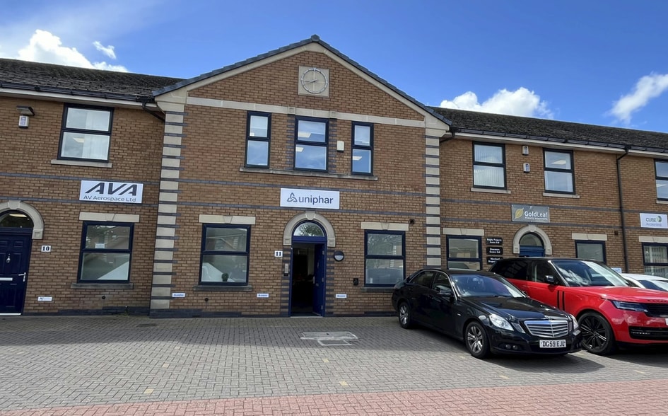 Castle Mound Way, Rugby to rent - Building Photo - Image 2 of 2