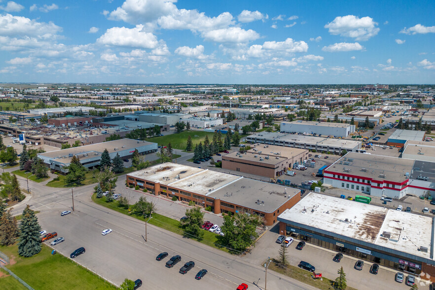 1715 27th Ave NE, Calgary, AB for rent - Aerial - Image 3 of 4