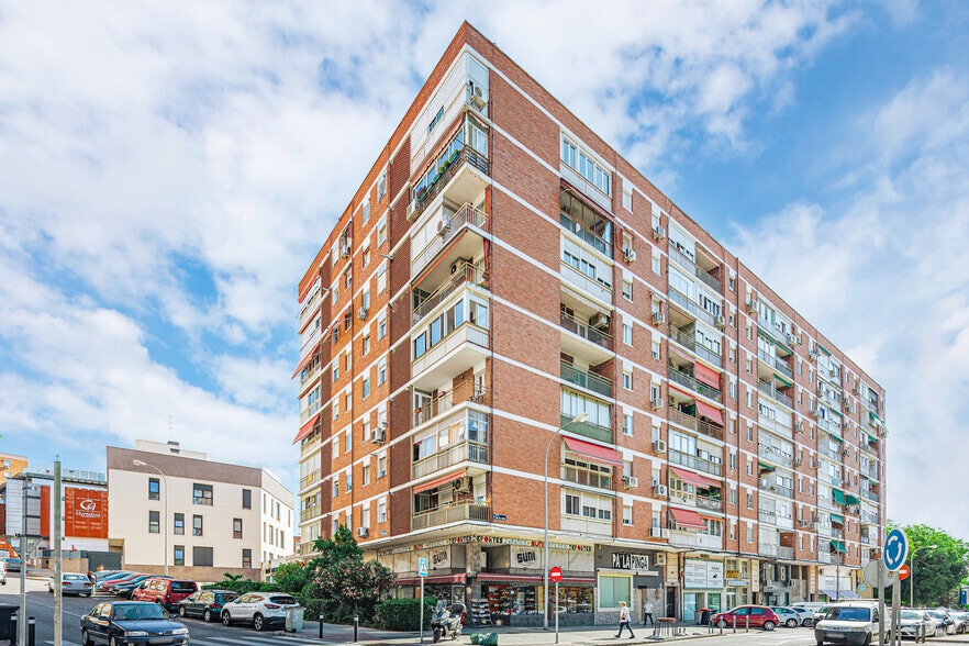 Build-to-Rent in Madrid, Madrid for sale - Building Photo - Image 2 of 2