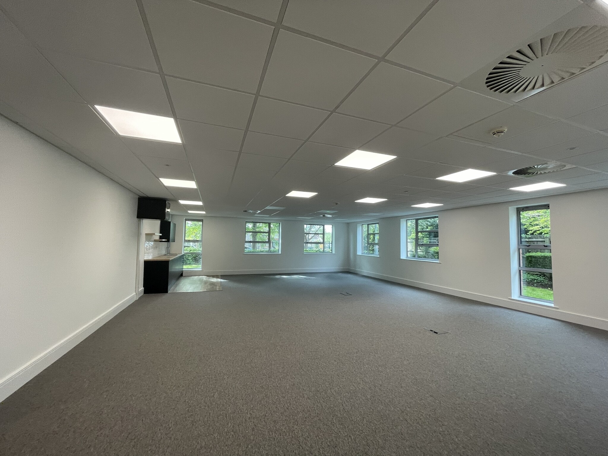 Crown Way, Tower Rd N, Warmley to rent Building Photo- Image 1 of 4