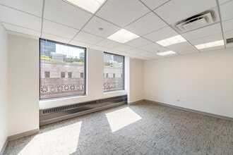 134 N LaSalle St, Chicago, IL to rent Interior Photo- Image 1 of 4