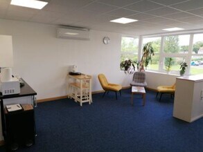 Monks Brk, Newport to rent Interior Photo- Image 2 of 4