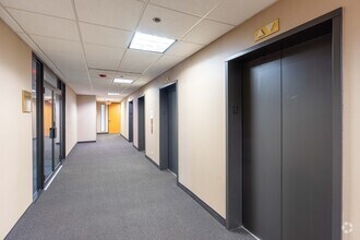 3501 Algonquin Rd, Rolling Meadows, IL to rent Interior Photo- Image 2 of 8