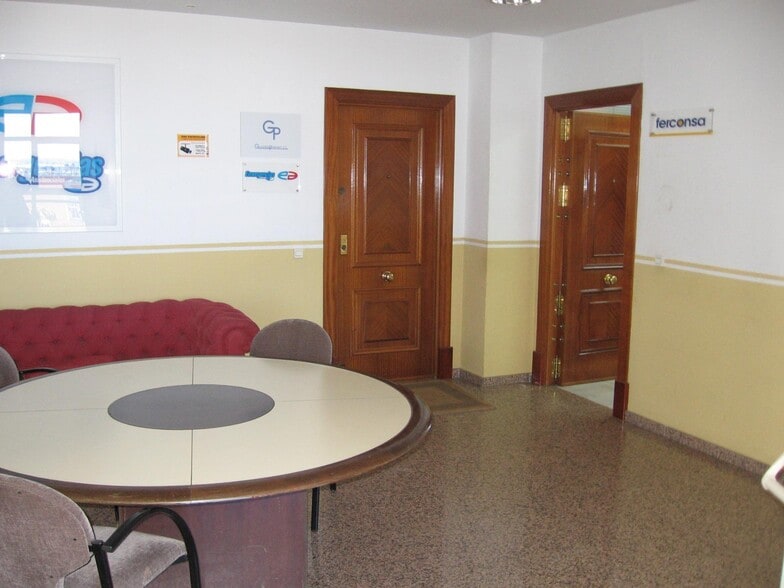 Office in SEVILLA, Sevilla to rent - Building Photo - Image 3 of 10