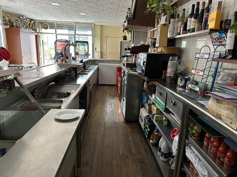 Retail in Santa Coloma de Gramenet, Barcelona for sale - Interior Photo - Image 3 of 13