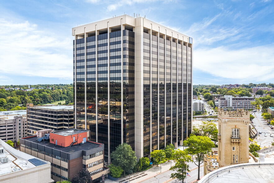 44 S Broadway, White Plains, NY for rent - Primary Photo - Image 1 of 22