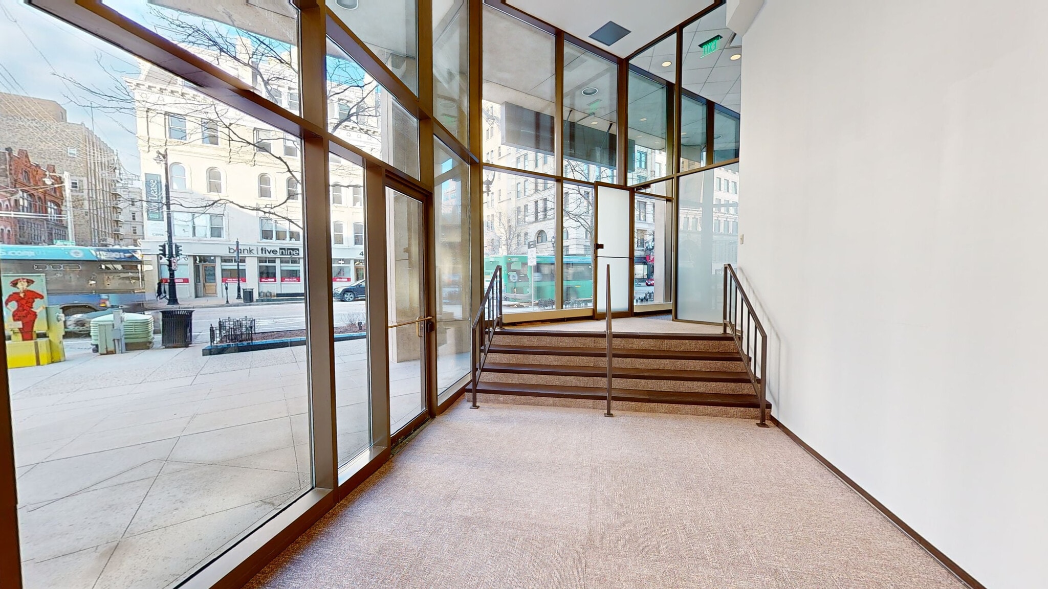 411 E Wisconsin Ave, Milwaukee, WI to rent Interior Photo- Image 1 of 8