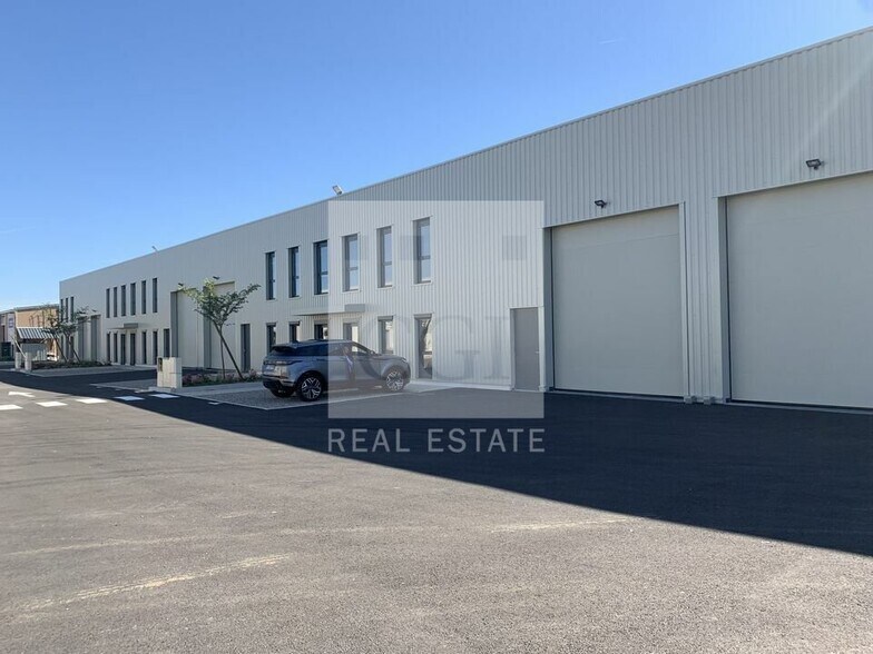 55 Rue Emile Zola, Décines-Charpieu to rent - Building Photo - Image 1 of 11