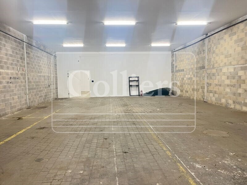 Light Industrial in Marseille to rent Interior Photo- Image 1 of 6