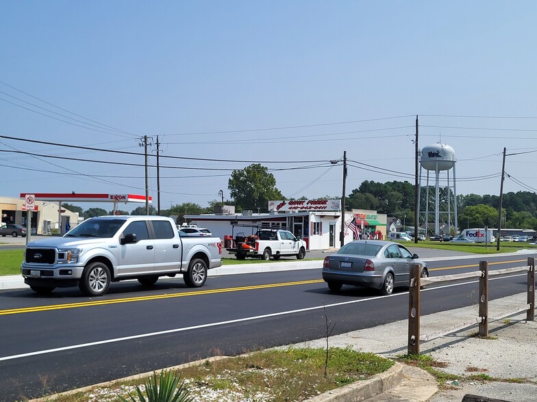 100 Delaware Ave, Hurlock, MD for sale - Building Photo - Image 2 of 45