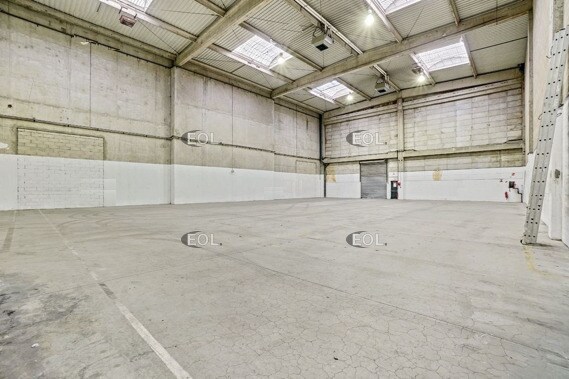Light Industrial in Saint-Ouen-sur-Seine to rent - Interior Photo - Image 2 of 5