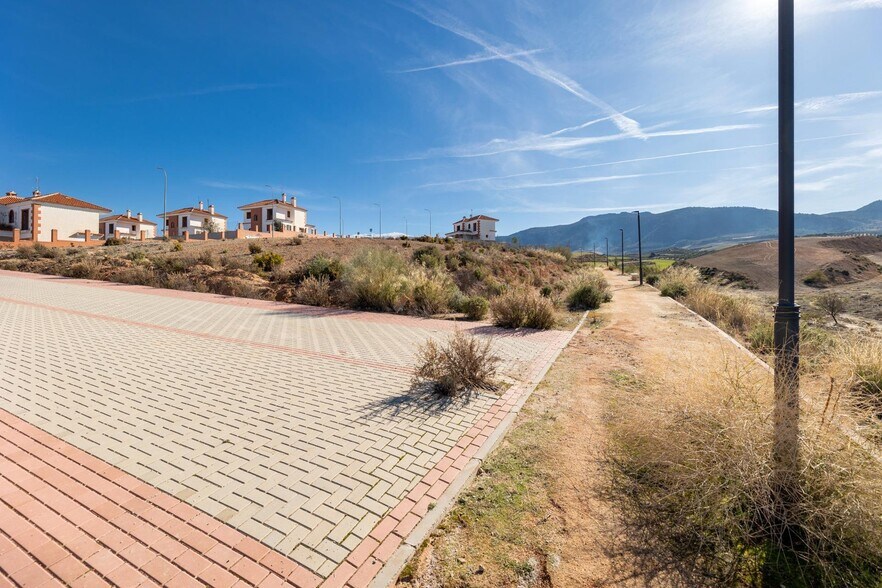Calle 6, 211, Villa de Otura, Granada for sale - Building Photo - Image 2 of 20