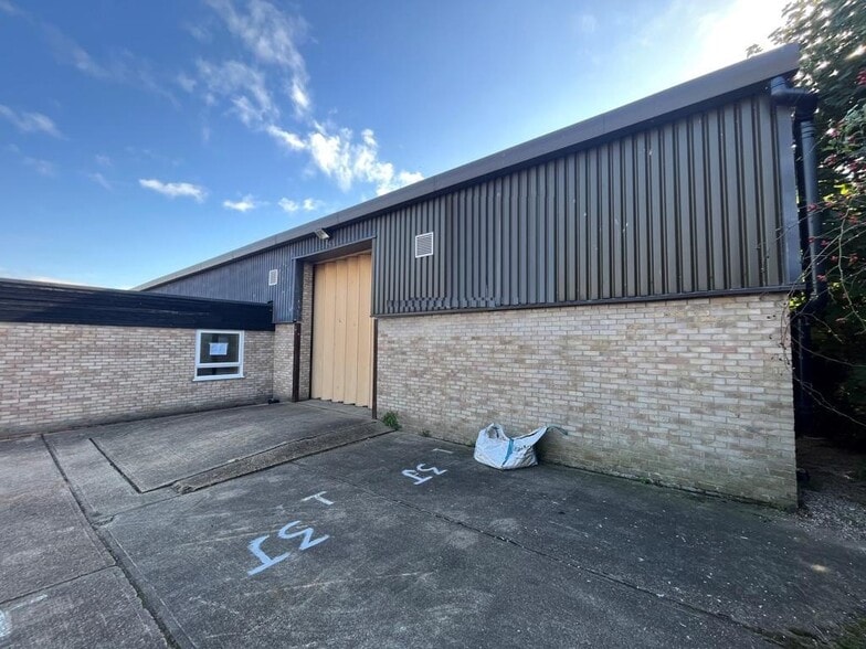 Moss Rd, Witham to rent - Building Photo - Image 3 of 6