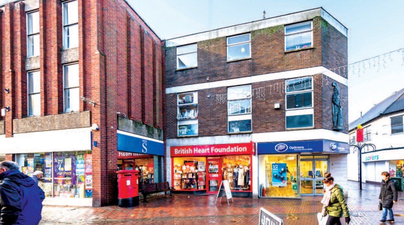 2-2A Brook Sq, Rugeley to rent Primary Photo- Image 1 of 2