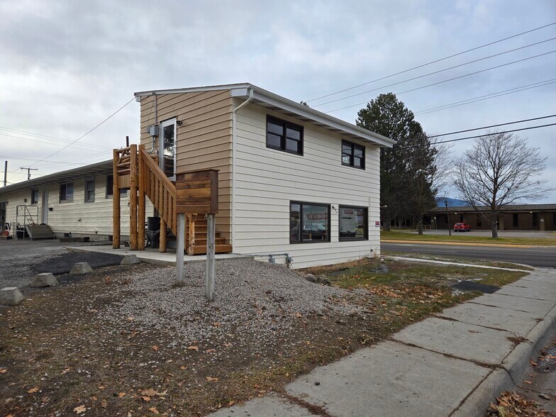 1900 S Russell St, Missoula, MT for rent - Building Photo - Image 3 of 31