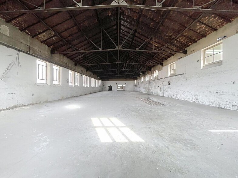 Allée Guimet, Neuville-sur-Saône to rent - Building Photo - Image 1 of 11