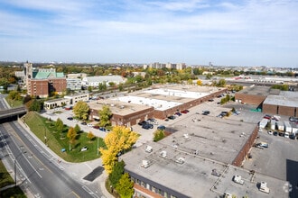 395 Av Sainte-Croix, Montréal, QC - AERIAL map view