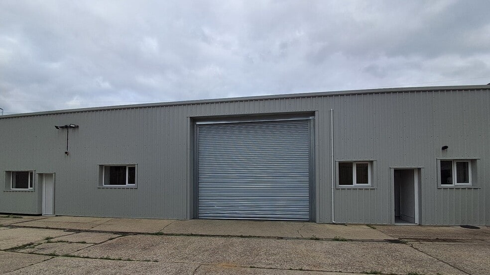 Arrowhead Rd, Reading to rent - Building Photo - Image 2 of 6