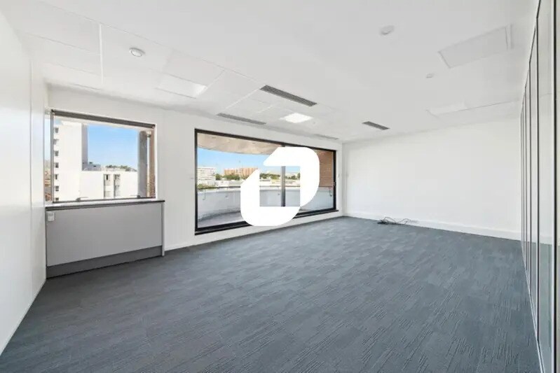 Office in Ivry-sur-Seine to rent - Building Photo - Image 3 of 21