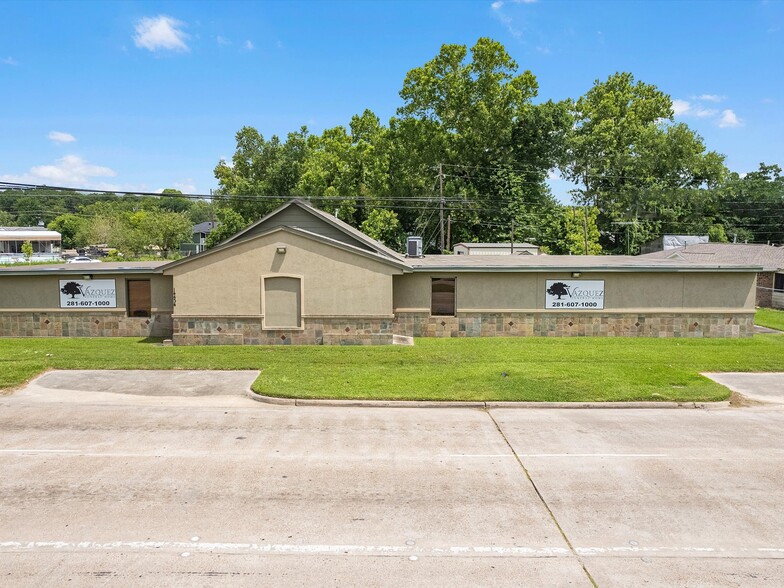 14434 Old Humble Rd, Humble, TX for sale - Primary Photo - Image 1 of 39