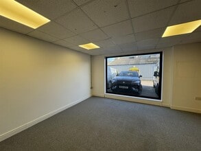 Sea Rd N, Bridport to rent Interior Photo- Image 2 of 4