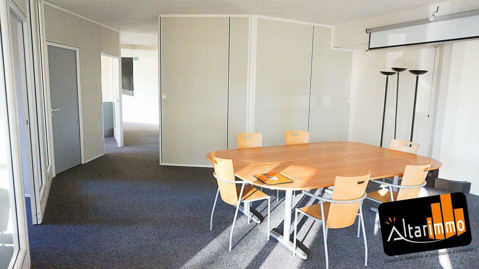 Location Bureaux 180 m² - Photo 1