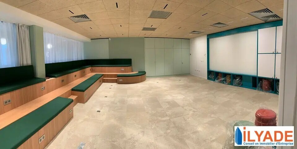 Office in Aix-en-Provence to rent - Building Photo - Image 3 of 8