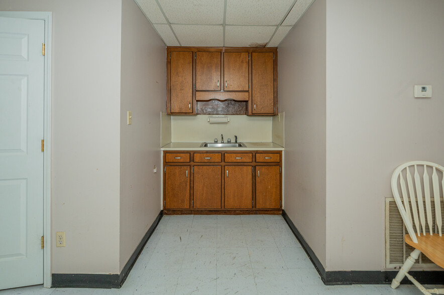 730 Memorial Dr, Bessemer, AL for sale - Interior Photo - Image 3 of 48