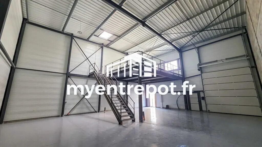 Location Local d'activités 230 m² - Photo 1
