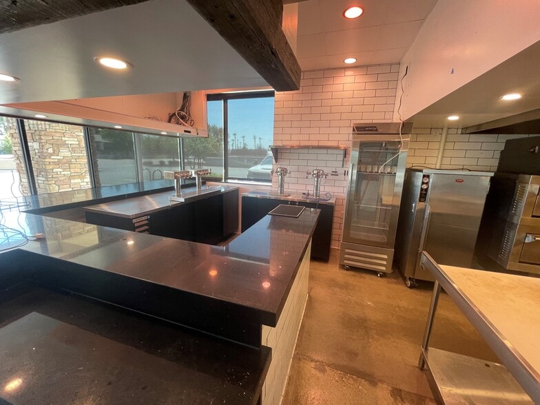 S McClintock Dr, Tempe, AZ to rent - Building Photo - Image 3 of 4