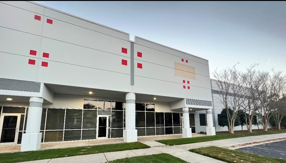 76 Southwoods Pky, Hapeville, GA for sale - Building Photo - Image 1 of 1