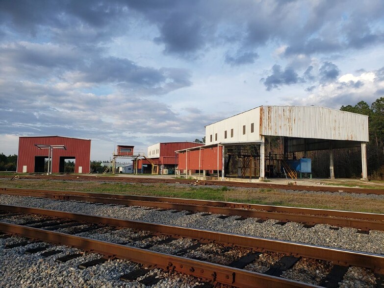 2969 Industrial Blvd, Waycross, GA for rent - Building Photo - Image 2 of 7