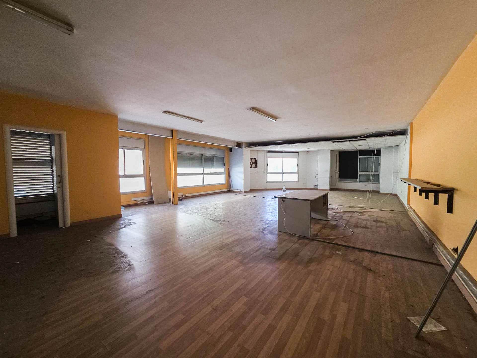 Office in Barberà del Vallès, Barcelona to rent Interior Photo- Image 1 of 4