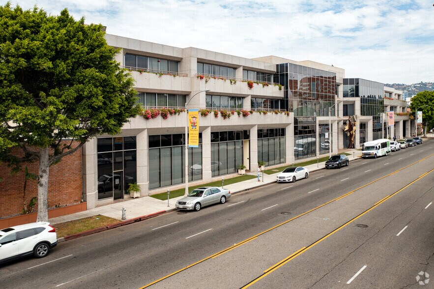 99 N La Cienega Blvd, Beverly Hills, CA for rent - Primary Photo - Image 1 of 5