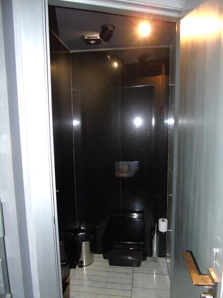 Retail in Cáceres, Cáceres to rent - Interior Photo - Image 3 of 26