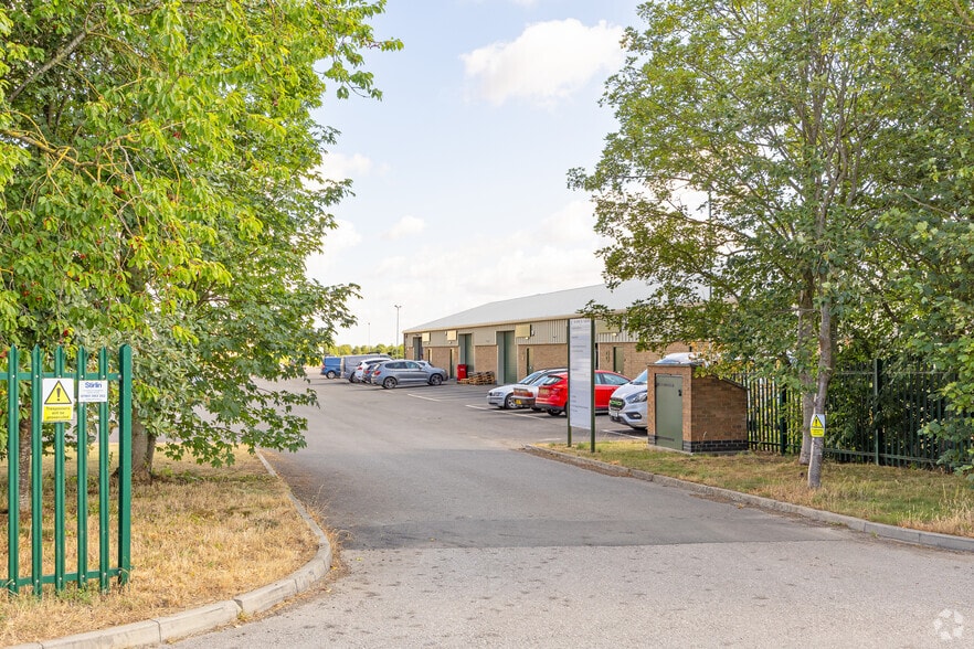 Kirk Rd, Branston to rent - Building Photo - Image 2 of 4