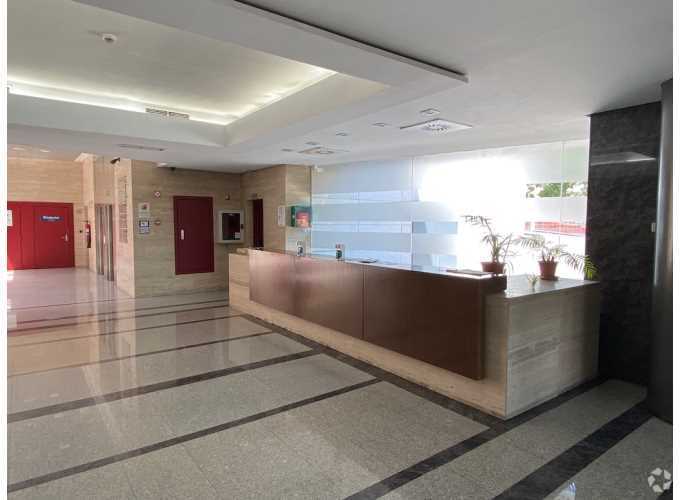 Avenida de Pirineos, 7, San Sebastián de los Reyes, Madrid for sale - Building Photo - Image 3 of 20