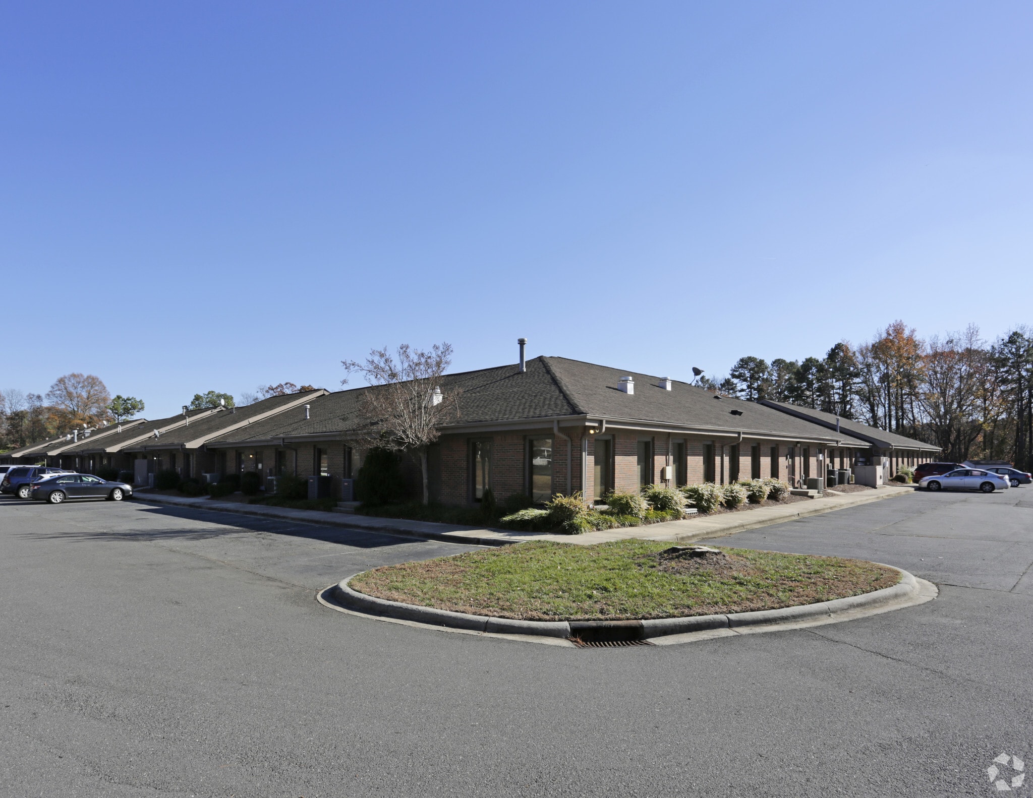 411-511 N Wendover Rd, Charlotte, NC to rent Building Photo- Image 1 of 18