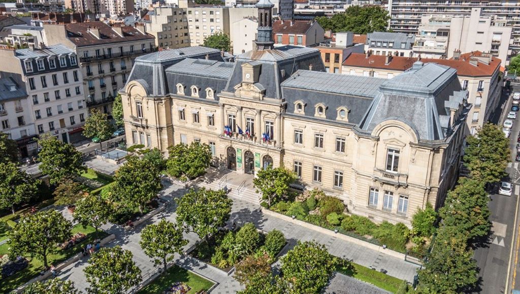 Retail in Clichy to rent Building Photo- Image 1 of 5