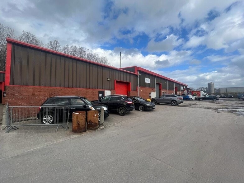 25 Clydesmill Rd, Glasgow to rent - Building Photo - Image 2 of 3