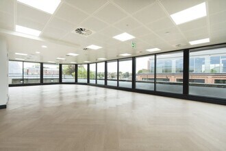 26-30 Paradise Rd, Richmond to rent Interior Photo- Image 2 of 3