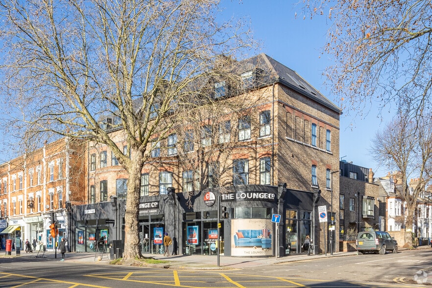 104-106 Chiswick High Rd, London to rent - Building Photo - Image 2 of 11
