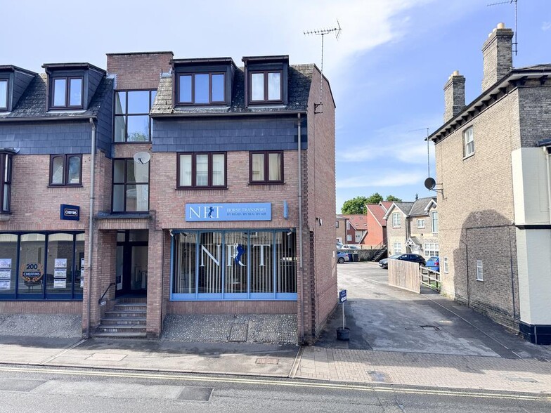 High St, Newmarket to rent - Building Photo - Image 1 of 9