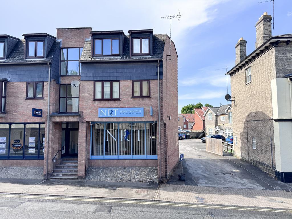 High St, Newmarket to rent Building Photo- Image 1 of 10